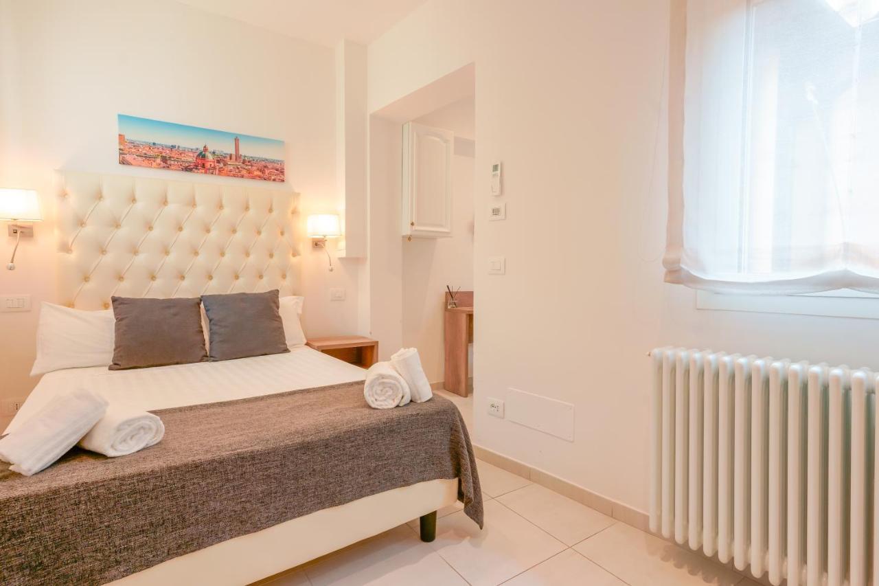 Bed and Breakfast Attico Di Via D'Azeglio Boloňa Exteriér fotografie